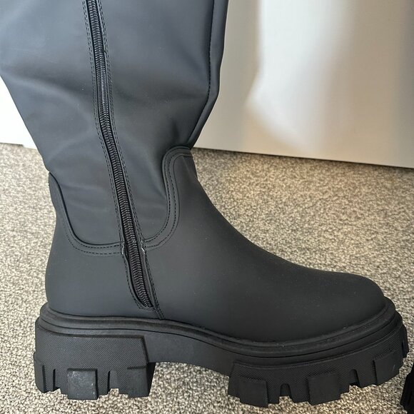 NWOT ASOS Matte Black Chunky Wide Calf Boots, Size 9 - Picture 4 of 4